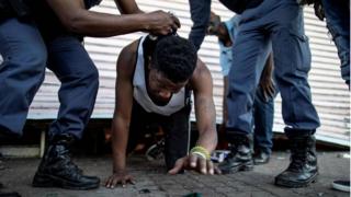 Rabshadaha aya ku faafay deegaannada u dhow Soweto