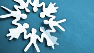 People paper chain