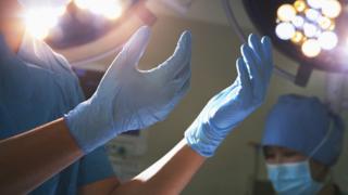 Surgeon's gloves
