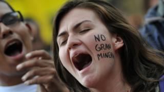Protesta antiminera en Colombia.