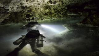Grupo de exploración de la cueva Sac Actun.