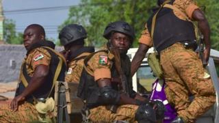 Abasirikare ba Burkina Faso bakunze kurerekana n'abagwanyi