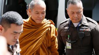 พระพุทธอิสระก่อนถูกจับสึกในวันนี้