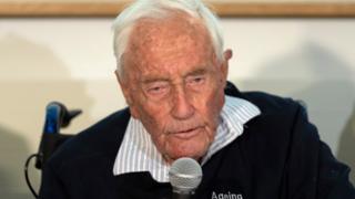 David Goodall, 104, sano jir ah ayaa u safray Switzerland si nafta looga raxeeyo