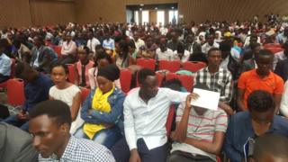 Urubyiruko rwinshi rwatanze amafaranga ngo rujye muri iyi nama