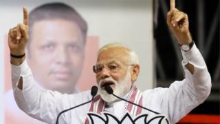 O líder do partido BJP, Narendra Modi, discursa durante um evento eleitoral em Mumbai, Índia, em 26 de abril de 2019