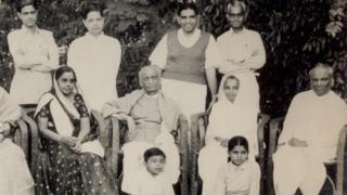 સરદાર પટેલ પરિવાર સાથે