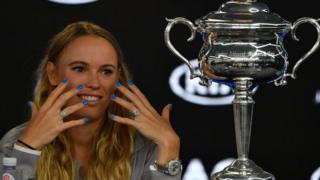 La Danoise Caroline Wozniacki, remporte pour la première fois le Grand Chelem à l'Open d'Australie.