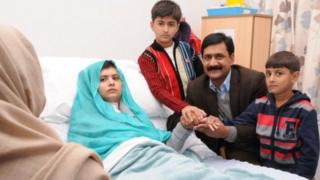 Malala da mahaifinta da kuma 'yan uwanta