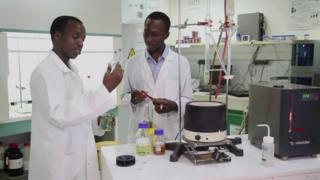 Faso soap, gérard niyondiko, rémy nsabimana, afrique avenir, bbc afrique, jeunes entrepreneurs, burundi, rwanda, burkina faso