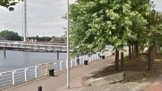 Cycle path beside the Clyde