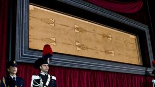ผ้าห่อพระศพแห่งตูริน ในวิหารเซนต์จอห์นเดอะแบปทิสต์ในอิตาลี