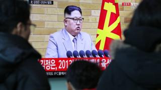1일 오전 북한 김정은 국방위원장 신년사를 시청하고 있는 서울 시민들