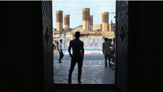 بادگیرها از بناهای خشتی معروف یزد است