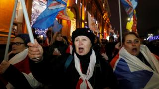 На протест у п'ятницю вийшли більше тисячі людей