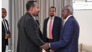ቀዳማይ ሚኒስተር ኣብዪ ኣሕመድ (ጸጋም) ምስ የማነ ገብረኣብ (ጸጋም)
