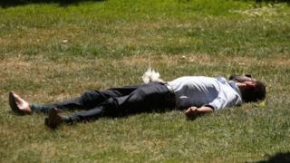 Hot weather in St James's Park