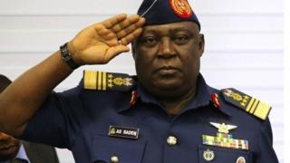 EFCC ta gurfanar da Alex Badeh a gaban kotu inda take zarginsa da sata