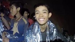 Thailnd boys trapped in caves