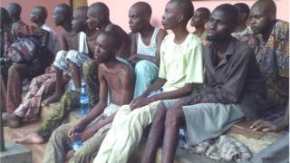 Awọn eeyan ti wọn mu nigbekun nile Ọlọrẹ