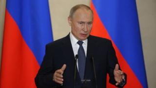 Vladimir Putin dự định sẽ thách thức sự lây lan của virus corona