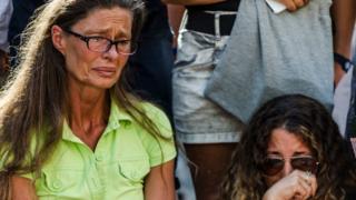 mujeres lloran atentados Barcelona