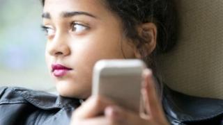 Колдонуучулар Instagram социалдык тармагын психикалык саламаттыкка терс таасирин тийгизген, эч начар соцтармак катары эсептешет.