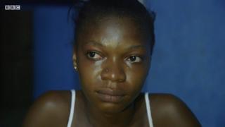‘Fiz sexo em troca de centavos’: o drama da prostituição em um país devastado pelo ebola