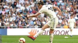 Abafana ba Real bashimagije Bale nyuma yo gutsinda igitego cya kabiri muri uwo mukino, bitandukanye no kumukomera byari bimaze igihe ubwo yabaga yinjiye mu kibuga Santiago Bernabeu cy'iyi kipe