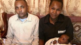ሱዛን ምቡላን በዓል ቤታን ምስ ዉላዶም ኣብ ገዝኦም፡ ናይሮቢ