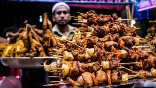 খাবারে জন্য এখনো বিখ্যাত চকবাজার