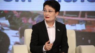 Cенатор Светлана Ортиқова кўчани ҳам кимдир тозалаши кераклигини айтган