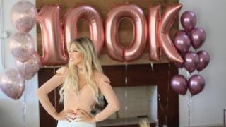 Alexia Hahn comemora a marca de 100 mil seguidores