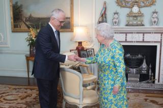 Премьер-министр Австралии Малкольм Тернбулл встречается с королевой во вторник в Букингемском дворце
