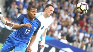 Monaco souhaite "prolonger le contrat" de son jeune prodige.