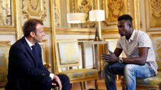 Ninkan tallaabada geesinimada leh qaaday waxaa la kulmay madaxweynaha Faransiiska Emmanuel Macron