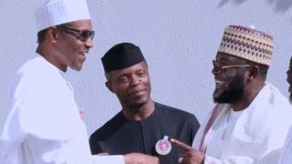 Shugaban kungiyar Izala Sheikh Bala Lau lokacin da mambobin kungiyarsa suka kai wa Shugaba Buhari ziyara a fadarsa da ke Abuja bara