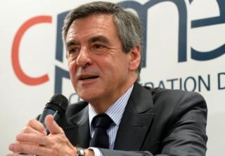 Франсуа Фийон выступает во время дебатов в штаб-квартире Французской конфедерации малых и средних предприятий (CPME) в Пюто 6 марта 2017 года.