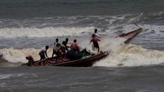 ব্যাপক শক্তি নিয়ে উড়িষ্যা উপকূলের দিকে ধেয়ে যাচ্ছে অতিপ্রবল ঘূর্ণিঝড় ফণী