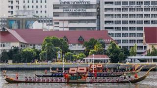 ซ้อมเรือ