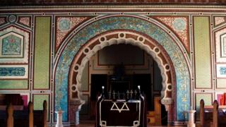 Parte interna de sinagoga em Sarajevo