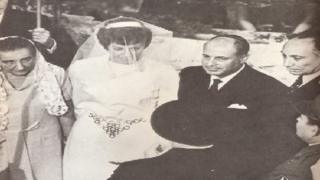 نينو في حفل زفافها وإلى جوارها غولدا مائير