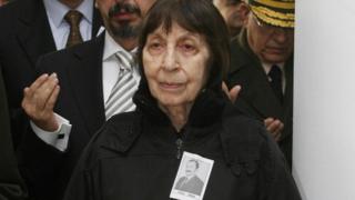 Rahşan Ecevit, 2006'da ölen eşi Bülent Ecevit'in cenazesinde