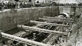 Inicio de la construcción de los túneles del metro en 1977.