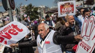 Evet ve hayırı savunan seçmenler