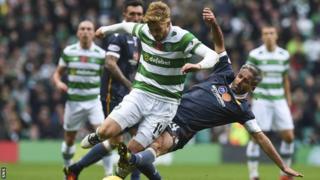 Cluicheadair Celtic Stuart Armstrong