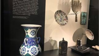 ما معنى عبارة Islamic art gallery؟