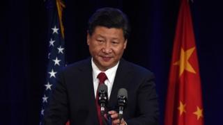Президент Китая Си Цзиньпин выступает во время своего приветственного банкета в начале своего визита в Соединенные Штаты в отеле Westin в Сиэтле, штат Вашингтон, 22 сентября 2015 года.