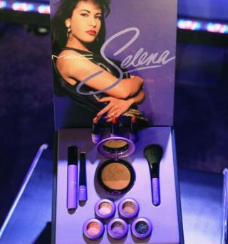 Línea de cosméticos Selena