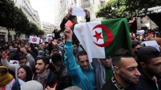 مظاهرة في العاصمة الجزائرية ضد ترشح بوتفليقه